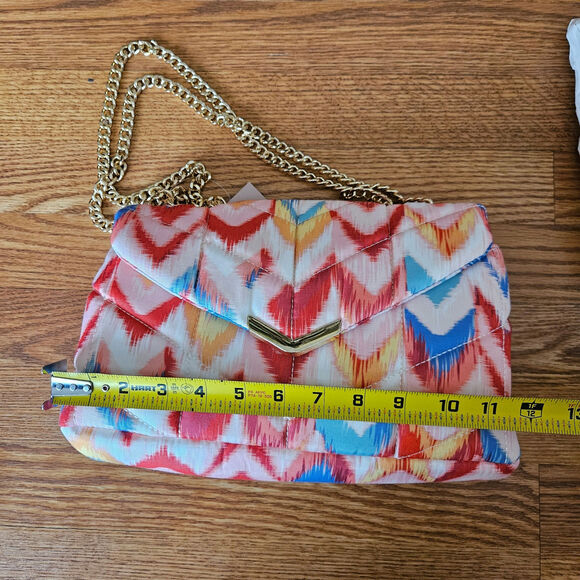 JustFab Triangle Quilted Chevron Crossbody Bag Womens - Picture 6 of 9